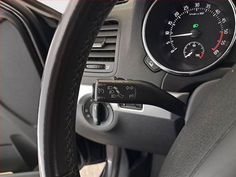 Škoda Yeti (2009) 2.0 TDI, 4X4, Tempomat - fotka 17 z 19