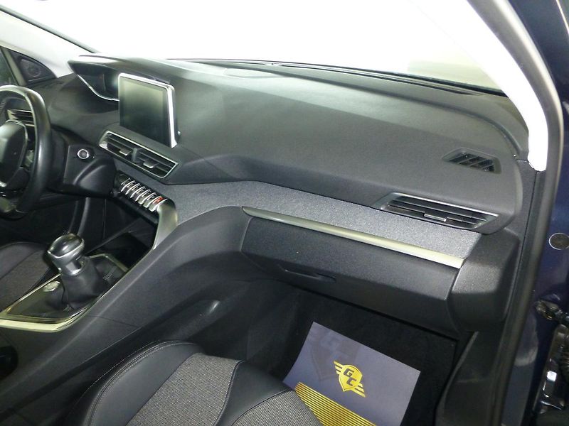Peugeot 5008 (2020) 1,5HDI-96KW*NAVI**KAMERA*7MÍST - fotka 21 z 29