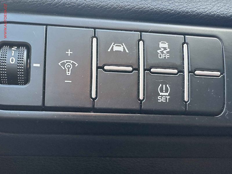 Kia XCeed (2023) 1.5T-GDi, ČR, Navi, TZ - fotka 19 z 22
