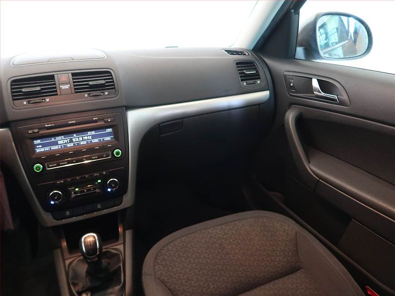 Škoda Yeti (2011) 2.0 TDI, Serv.kniha, Tempomat - fotka 8 z 12