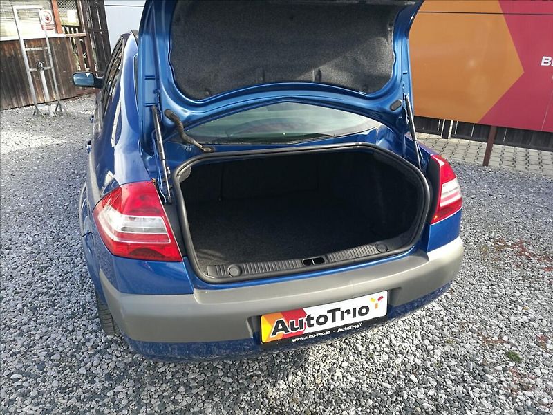 Renault Mégane 1,4 i 16v - fotka 13 z 17