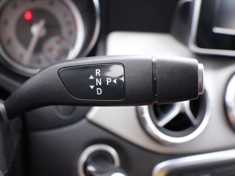 Mercedes-Benz CLA 2,0 250 155kW 4Matic Xenon - fotka 17 z 27