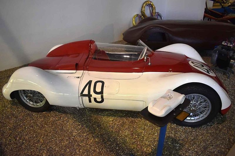 Tatra 605 v kopřivnickém Technickém muzeu.