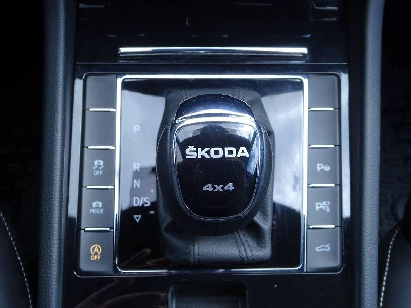 Škoda Superb (2022) 2,0 TDi/ 147kW DSG 4x4 L&K - fotka 7 z 29