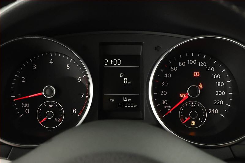 Volkswagen Golf (2010) 1.4 16V - fotka 8 z 11