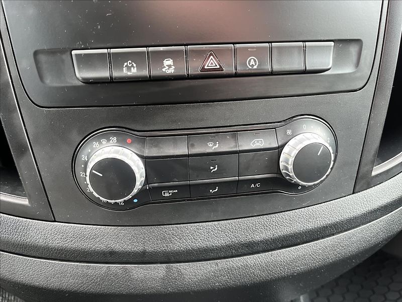 Mercedes-Benz Vito 2,1 119CDi 8.MÍST LONG 4x4 AUT - fotka 18 z 49