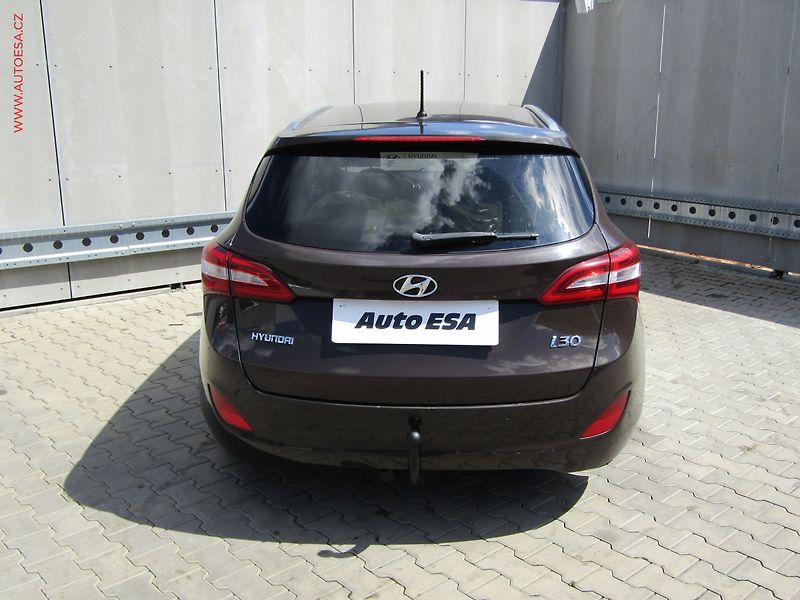 Hyundai i30 (2016) 1.6 GDi, 1.maj,ČR, AC, TZ - fotka 5 z 21
