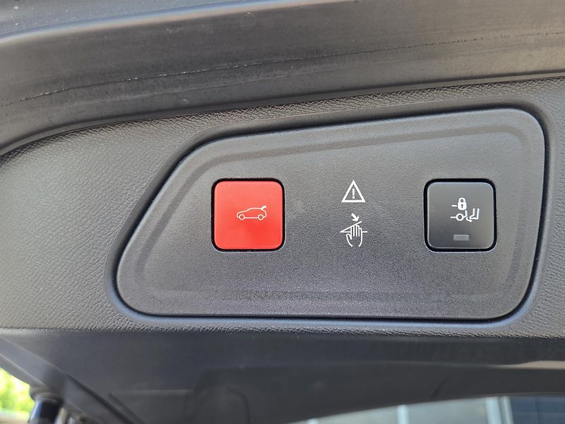 Peugeot 3008 (2018) 1.6 PT 165 GT-line EAT6 - fotka 27 z 29