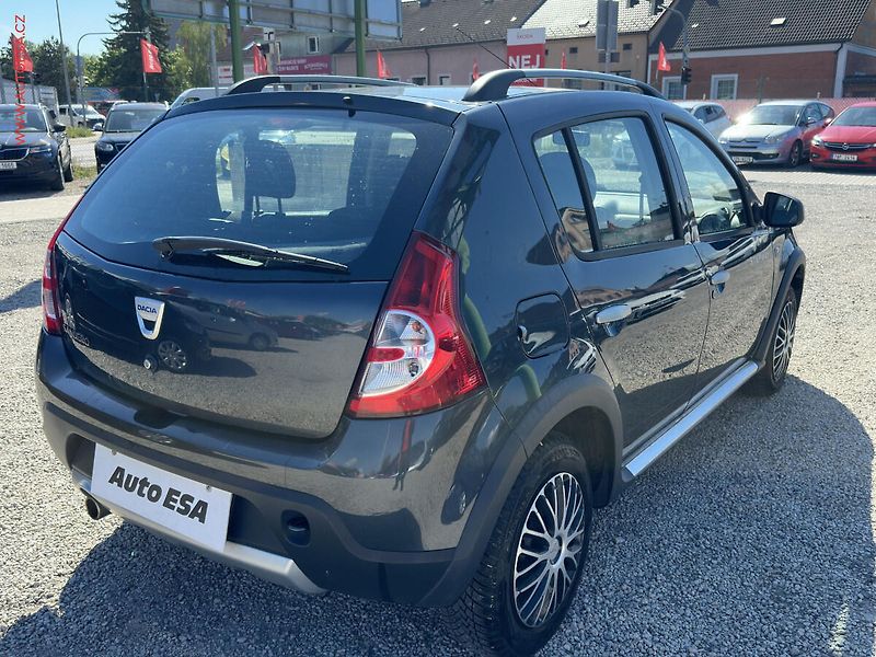 Dacia Sandero (2011) 1.6i, ČR, AC - fotka 4 z 14