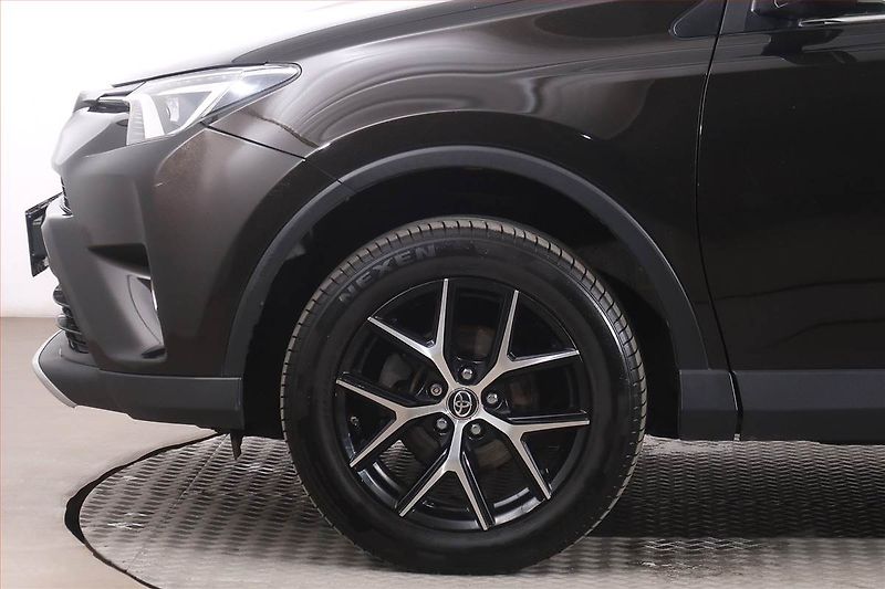 Toyota RAV4 (2016) 2.0 VVT-i, 4X4, Automat - fotka 15 z 28