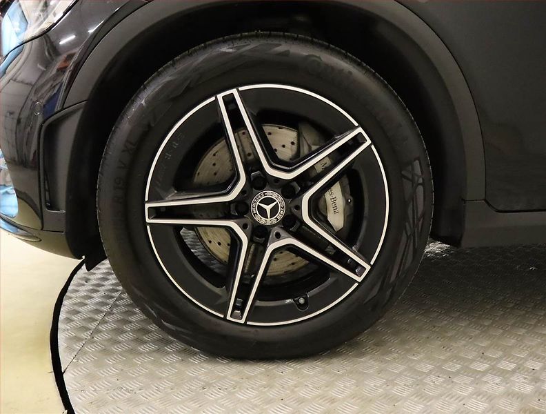 Mercedes-Benz GLC (2020) AMG line 300 d 4MATIC - fotka 15 z 25