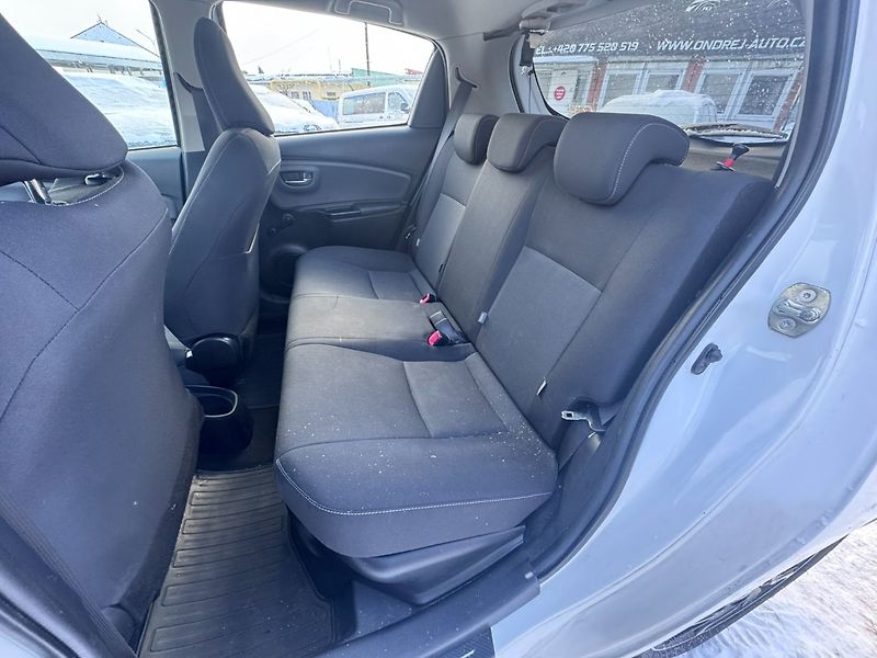 Toyota Yaris (2016) HYBRID 1,5 54 KW STK AUTOMAT - fotka 29 z 38