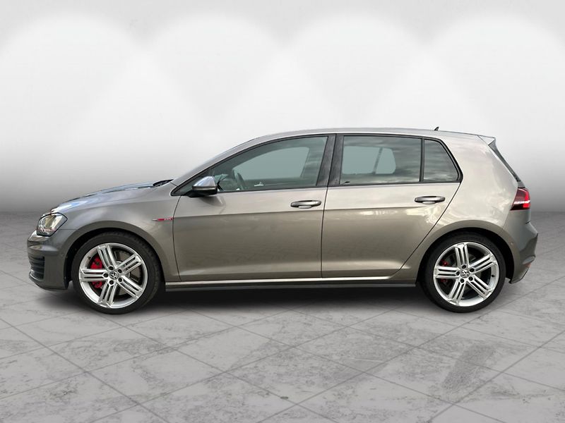 Volkswagen Golf Perfomace 2.0TSI 169 KW - fotka 3 z 25