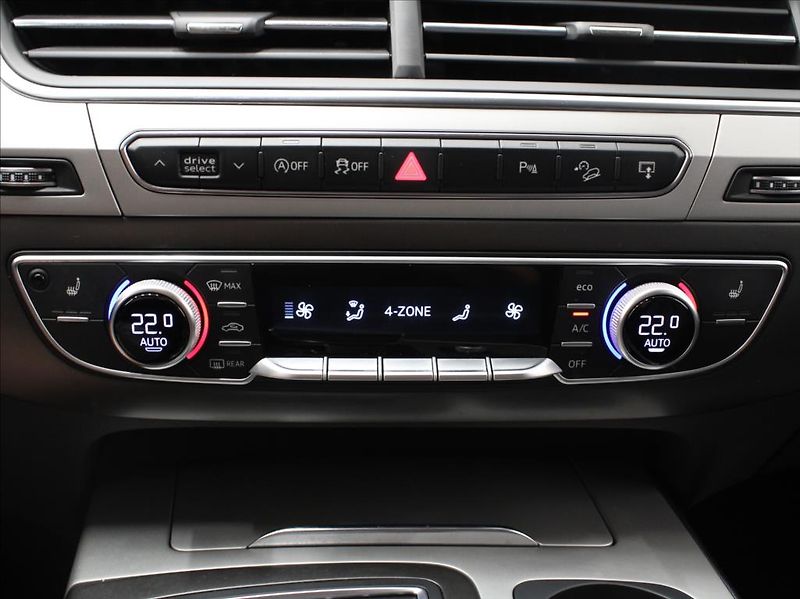 Audi Q7 3,0 TDi 200kW S-line MATRIX - fotka 20 z 24