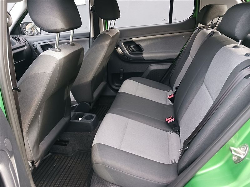 Škoda Fabia 1,2 1. MAJ. GARÁŽOVANÉ, TAŽNÉ - fotka 12 z 20