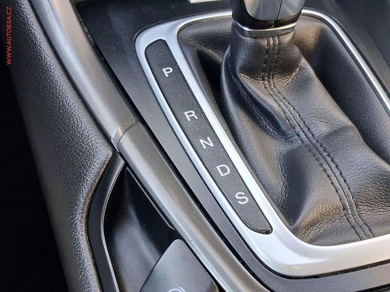Ford Mondeo (2018) 2.0TDCi, AT, navi, LED - fotka 15 z 20