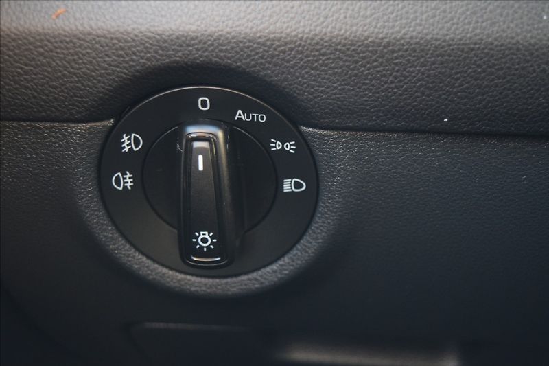 Škoda Octavia 1,6 TDI 77KW ALU KLIMA NAVI - fotka 24 z 48