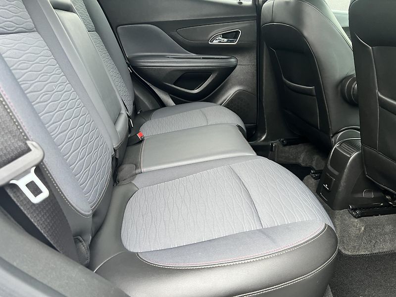Opel Mokka 1.4T COSMO 4x4 TEMPOMAT KLIMA - fotka 36 z 53