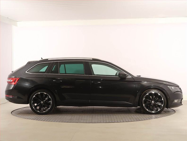 Škoda Superb (2015) Style 1.6 TDI, Serv.kniha - fotka 6 z 24