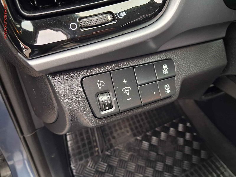 Kia Stonic (2019) 1.4i, ČR, Navi, kamera - fotka 14 z 18