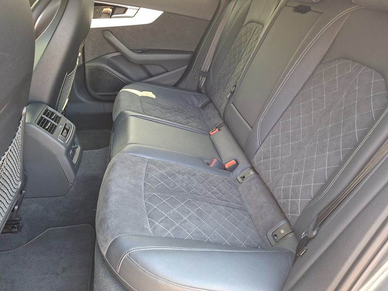 Audi S4 (2020) 3.0TDI 255kW ČR-HUD-B.O. - fotka 34 z 40