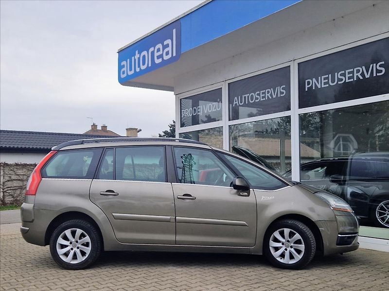 Citroën C4 Picasso 1,6 HDi 80kW AUTOKLIMA 7MIST - fotka 6 z 23