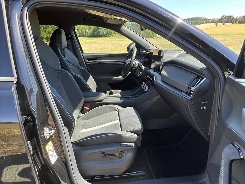 Škoda Kodiaq 2,0 TDI DSG 4x4 Sportline 7-Mí - fotka 13 z 36