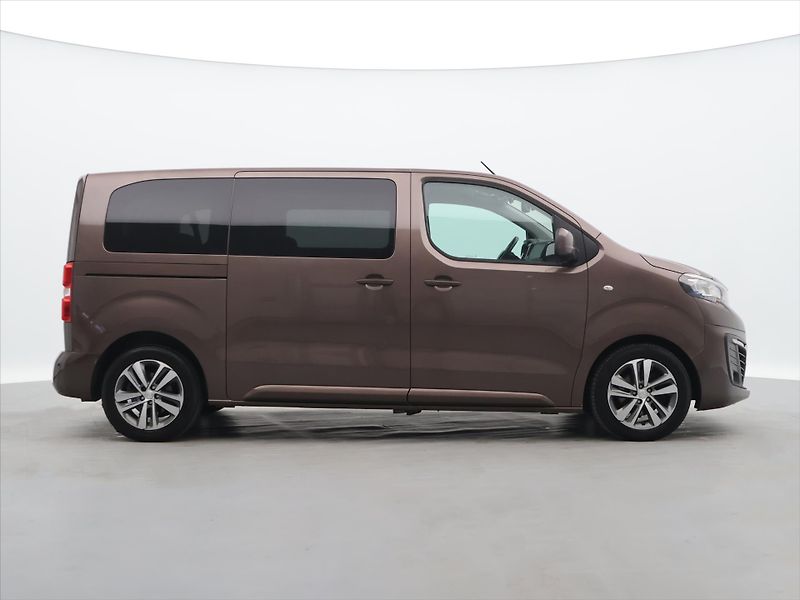 Peugeot Traveller 2,0 BlueHDi 110kW Aut.klima CZ - fotka 8 z 35