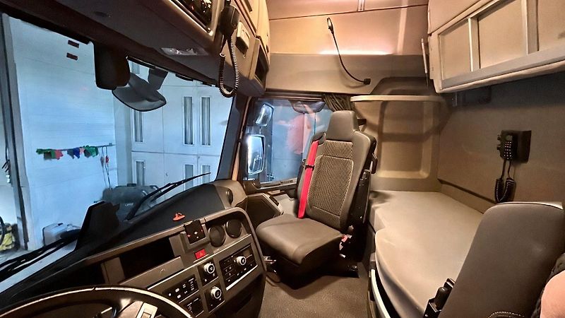 Renault Trucks T 460 plachta čelo 22 palet - fotka 5 z 6