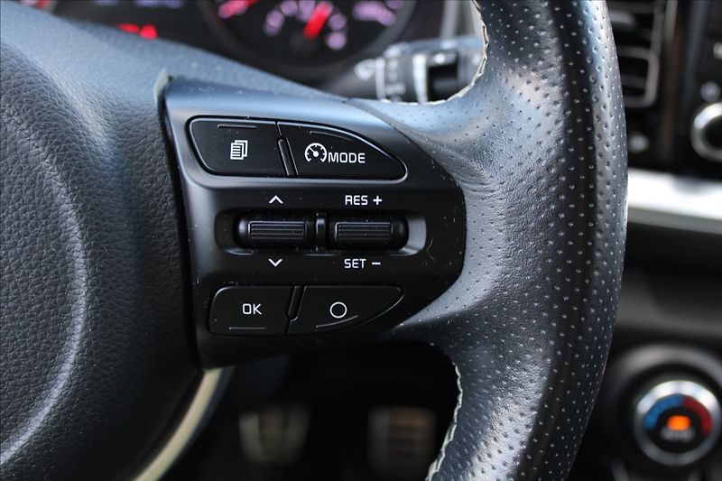 Kia Stonic 1,4 i  NOVÉ V ČR,PREMIUM,34TKM - fotka 20 z 33