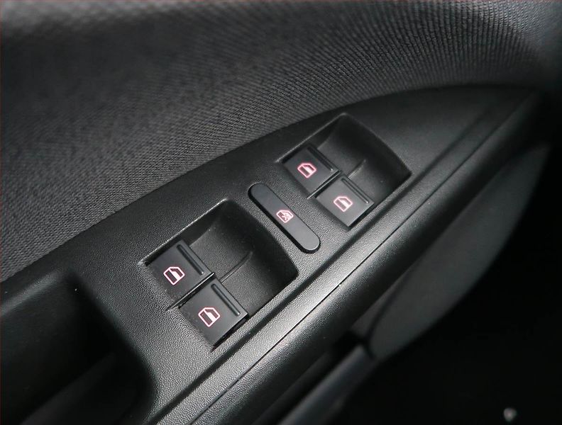 Seat Altea (2007) 1.6, Tempomat, Park. senzory - fotka 16 z 18