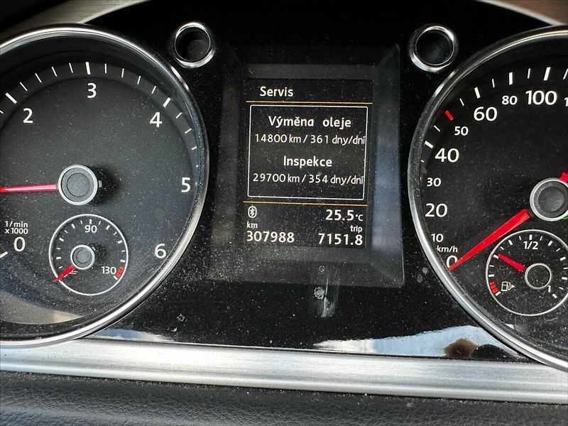 Volkswagen Passat 2,0 TDI 103kW DSG Highline - fotka 36 z 40