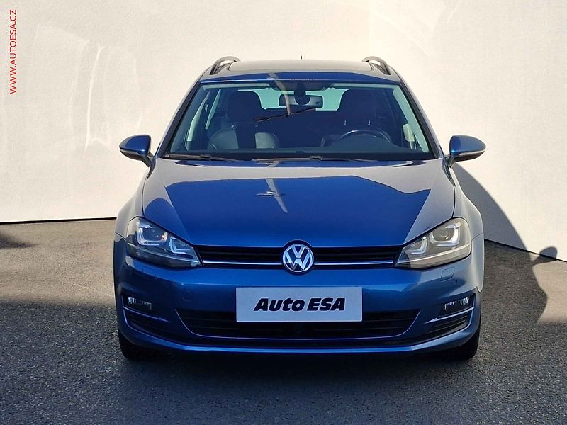 Volkswagen Golf (2015) 2.0 TDi, LED, TZ, navi, panor - fotka 2 z 18
