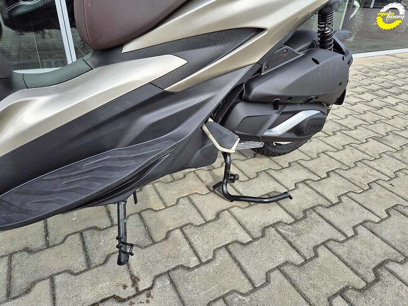 Piaggio Beverly 300 (2024) SKLADEM - fotka 12 z 19