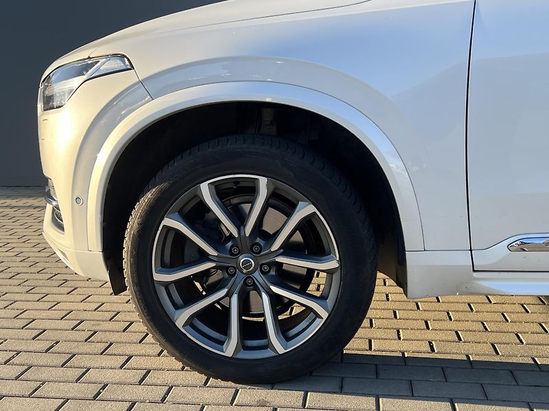 Volvo XC90 (2018) D5 AWD 173kW - fotka 38 z 42