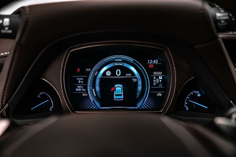 Lexus LS 500 LUXURY H AWD - fotka 23 z 28