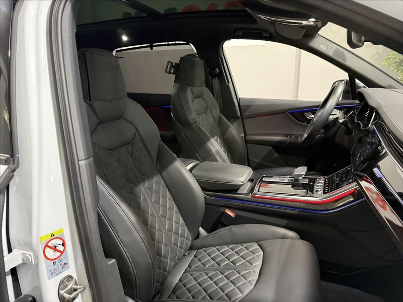 Audi SQ7 4,0   TFSI 507HP MATRIX B&O ČR - fotka 31 z 41