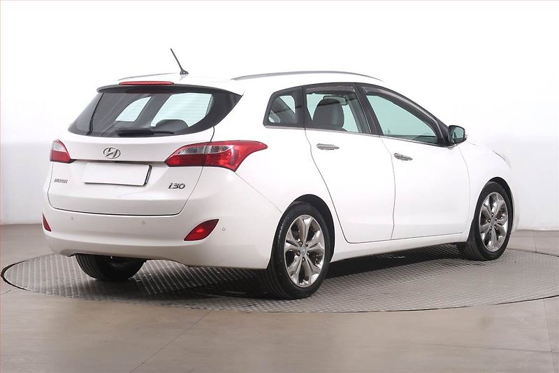 Hyundai i30 (2013) Style 1.6 GDI, Serv.kniha - fotka 5 z 17