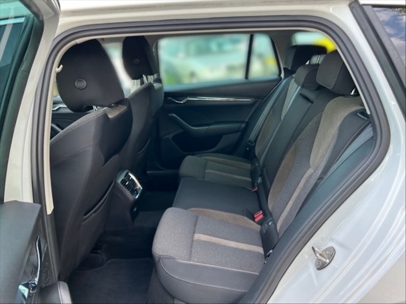 Škoda Octavia 2,0 TDI 147 Scout 4x4 AT - fotka 8 z 11