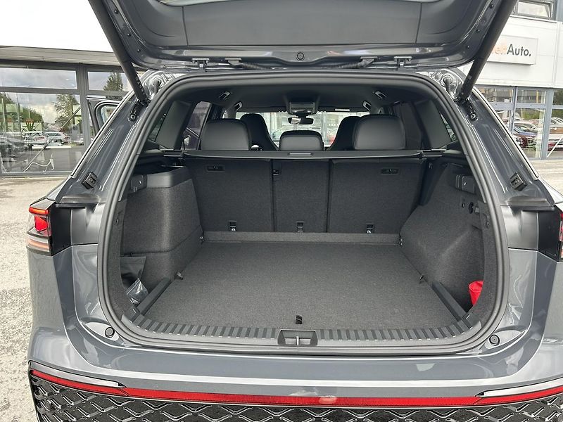 Volkswagen Tayron R-Line 1,5 TSI 150 kW eHybrid - fotka 19 z 28