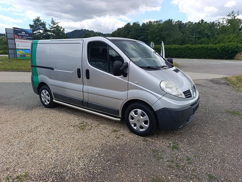 Renault Trafic (2011) 2.0 Dci tažné - fotka 4 z 21