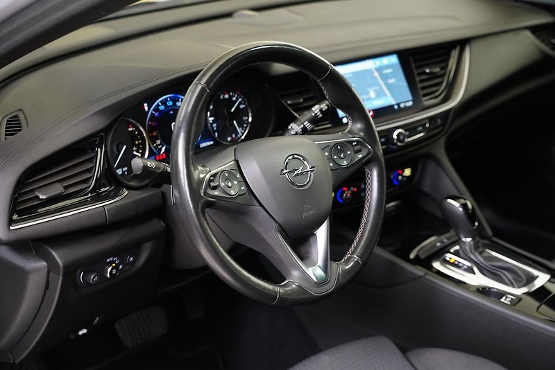 Opel Insignia - fotka 14 z 24