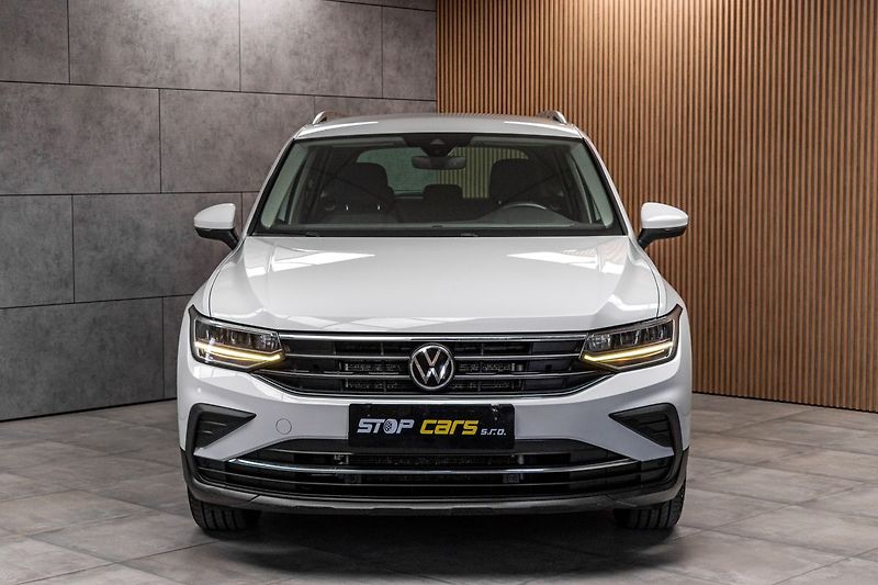 Volkswagen Tiguan 2.0TDI ACC*LED*VIRTUAL*DPH* - fotka 2 z 41