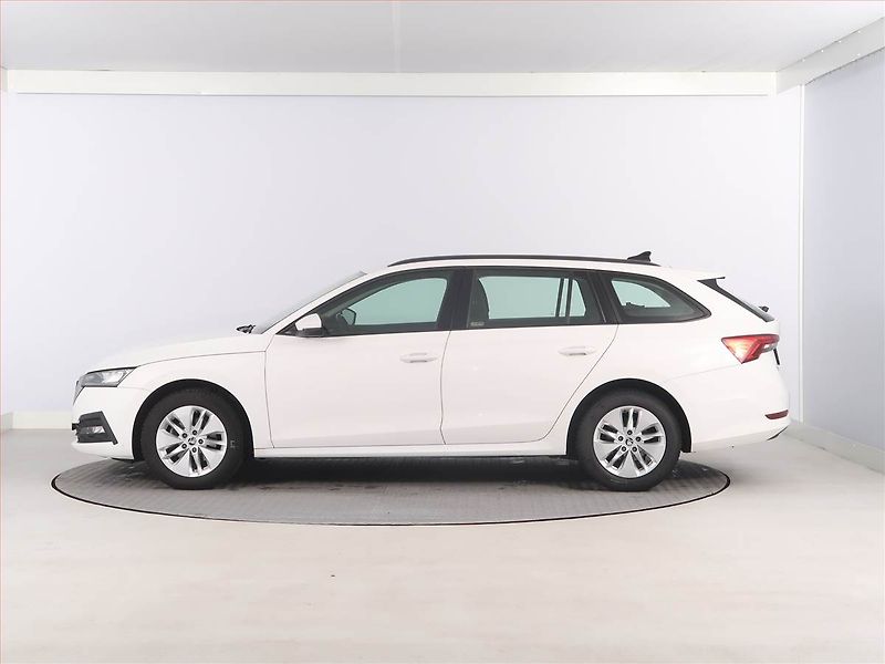 Škoda Octavia (2022) 2.0 TDI, Automat, ČR,1.maj - fotka 3 z 19