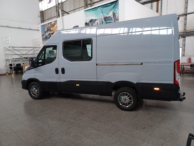 Iveco Daily (2026) 35S18 klima, automat - fotka 3 z 5