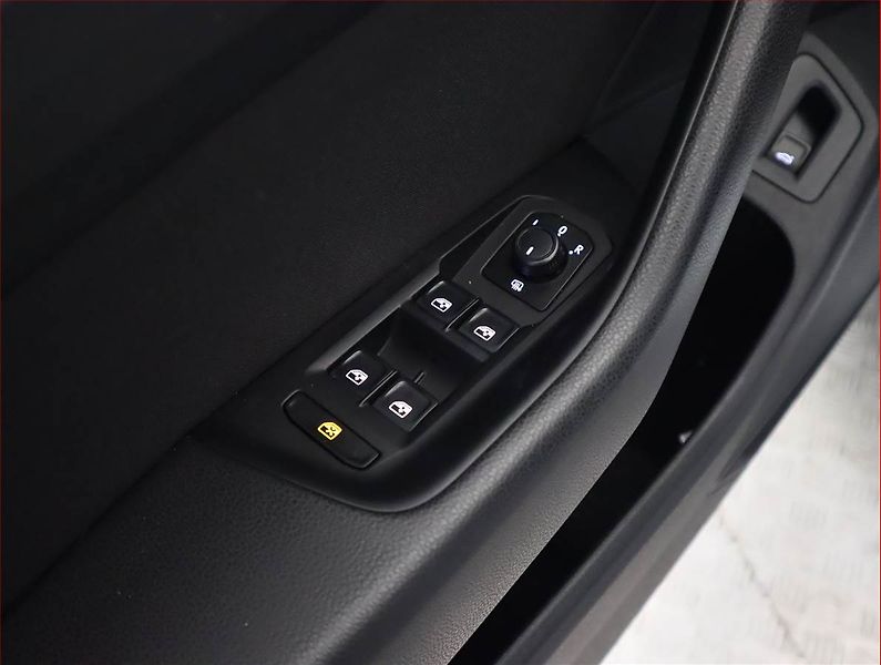 Volkswagen Passat (2018) Comfortline 2.0 TDI, Automat - fotka 16 z 18