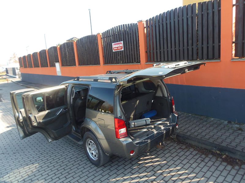 Nissan Pathfinder (2005) 2.5 DCi 4x4 redukce tažné 3t - fotka 13 z 16