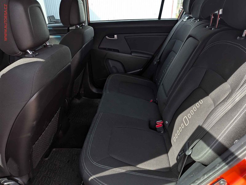 Kia Sportage (2012) 2.0CWT 4x4, ČR, AT - fotka 10 z 18