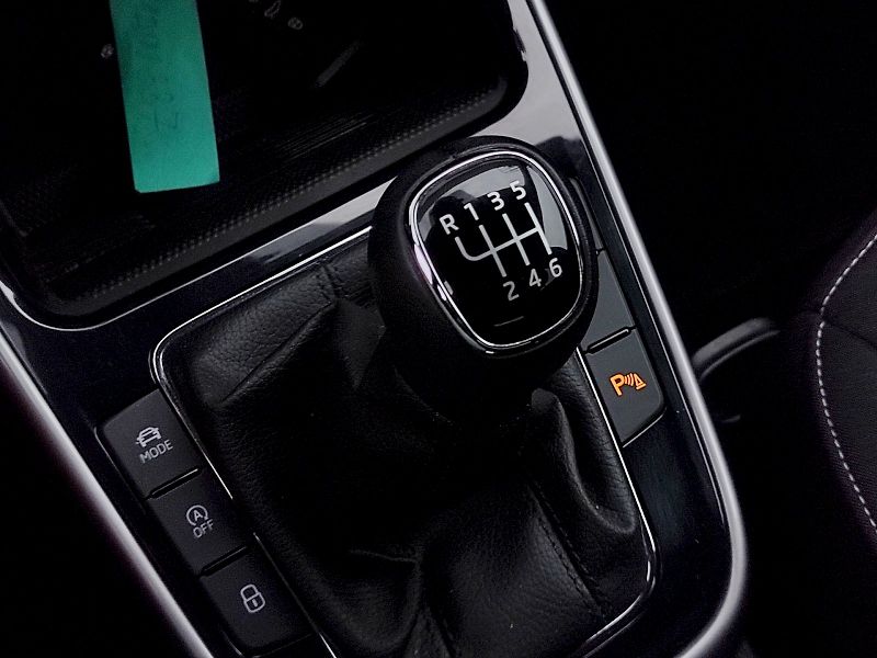 Škoda Fabia (2025) Top Selection 1,0 Tsi 81 Kw + - fotka 23 z 37