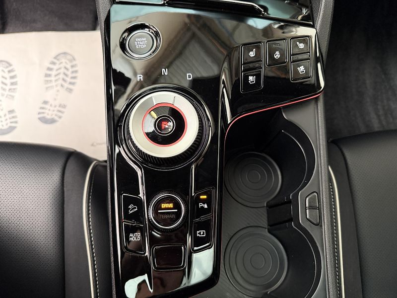 Kia Sportage 1.6 T-GDi HEV 169kW 4x4 GT Lin - fotka 9 z 17